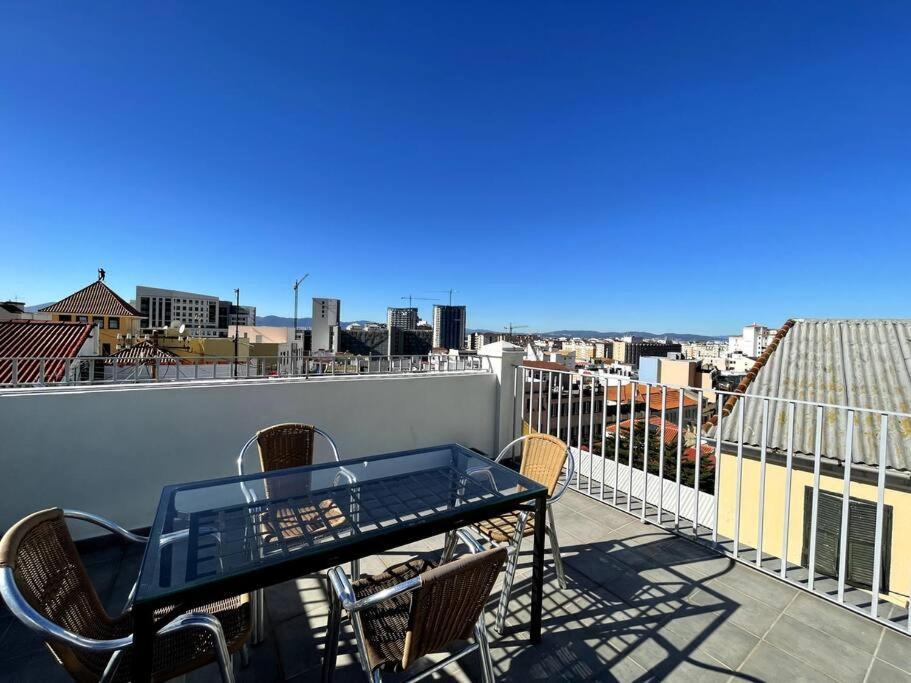 Peaceful 1Br With Shared Terrace At The Nook Apartment Гибралтар Екстериор снимка